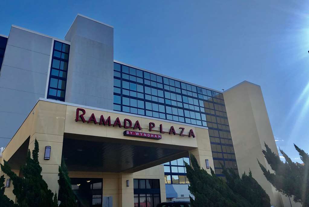 Ramada Plaza By Wyndham Virginia Beach Oceanfront Екстер'єр фото